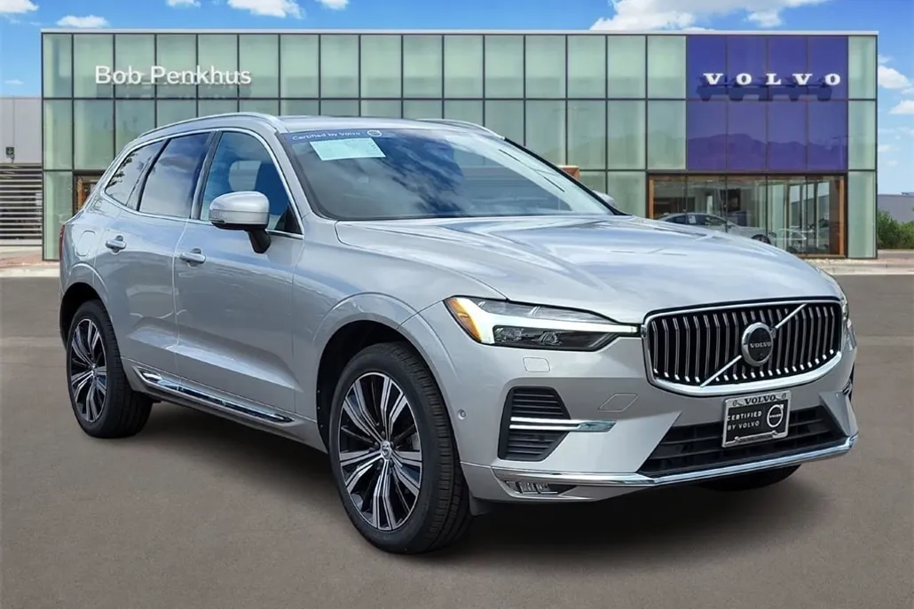 2023 Volvo XC60 B5 Plus photo 1