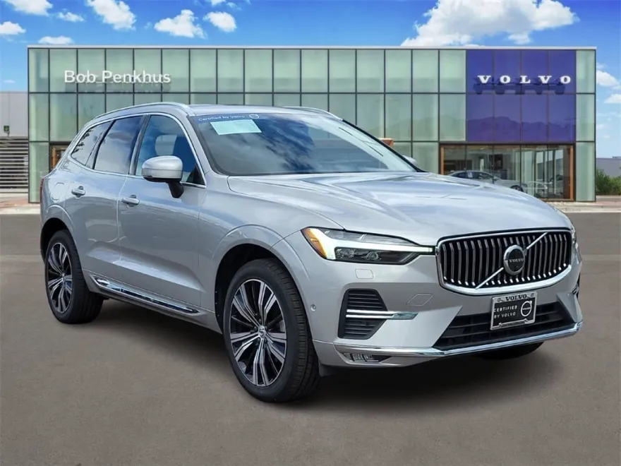 2023 Volvo XC60 B5 Plus photo 1