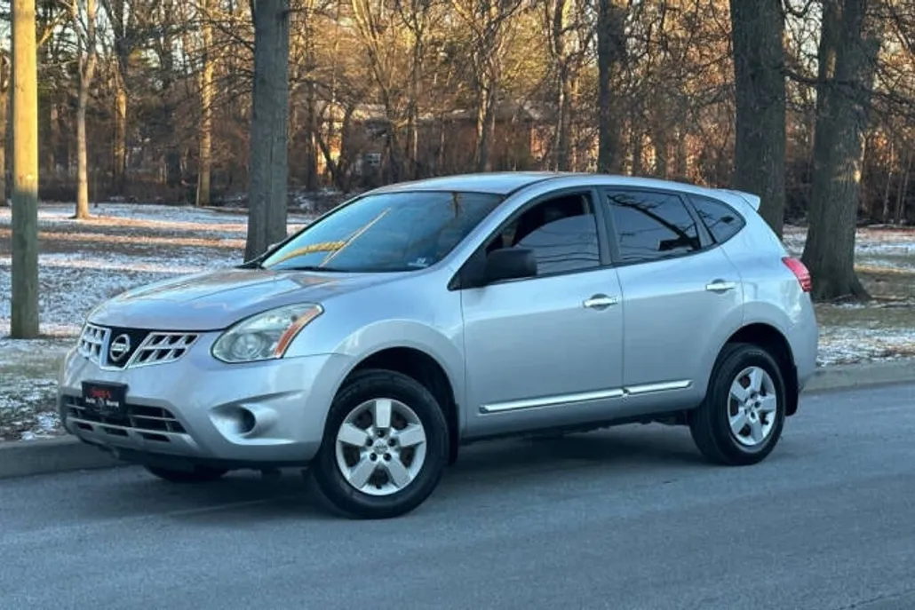 2013 Nissan Rogue S photo 1
