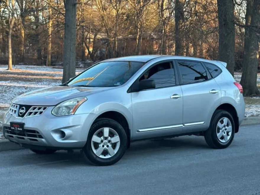 2013 Nissan Rogue S photo 1