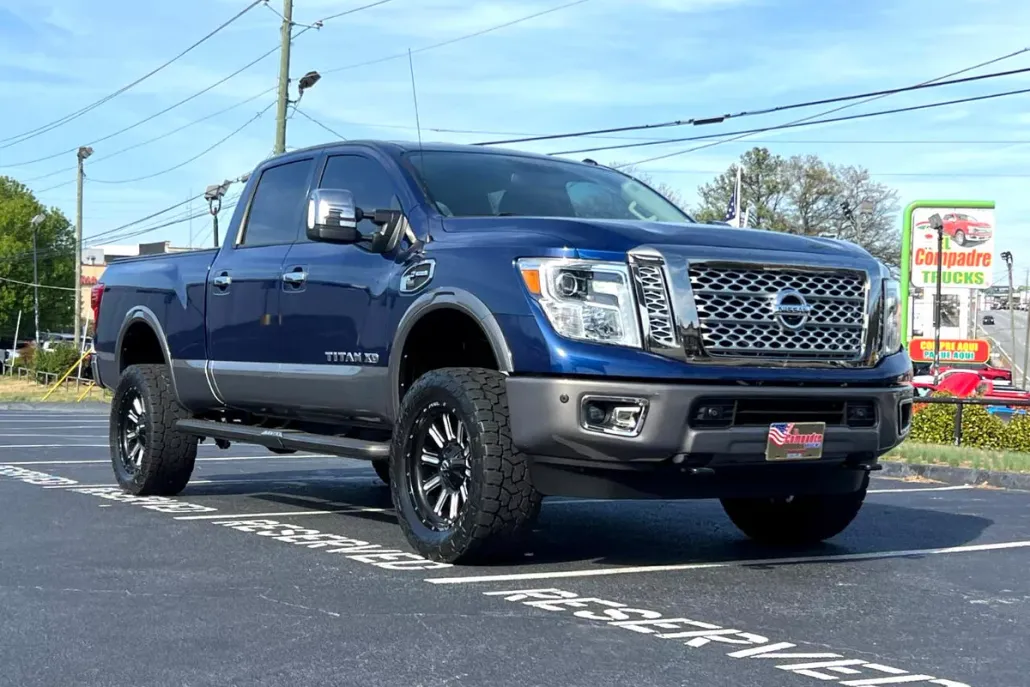 2019 Nissan Titan PRO-4X Crew Cab photo 1
