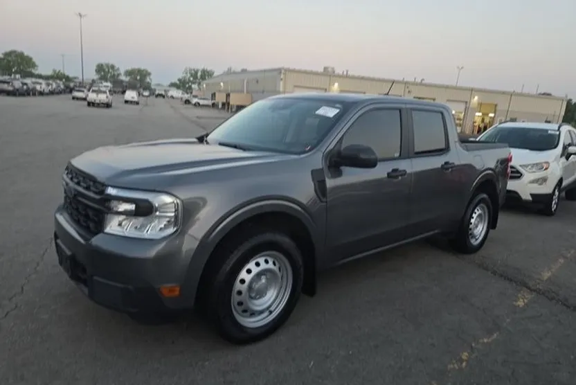 2023 Ford Maverick XL photo 1