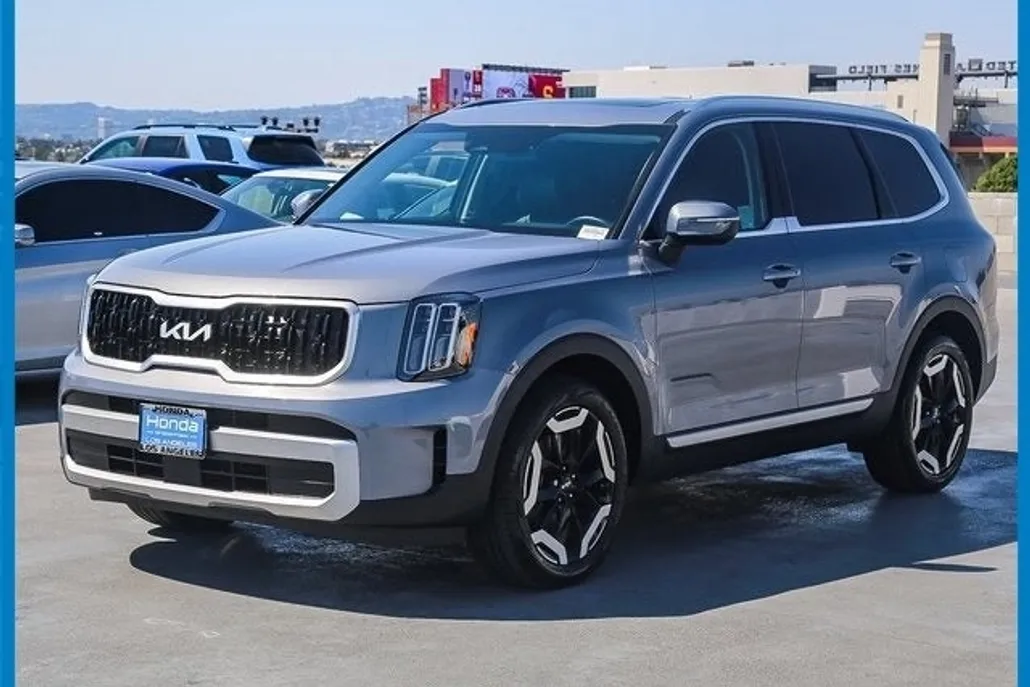 2023 Kia Telluride EX photo 1
