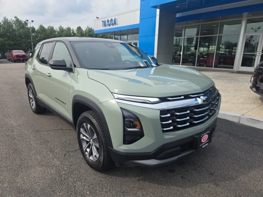 2026 Chevrolet Equinox LT photo 1