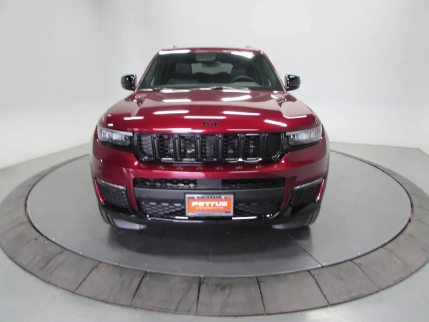 2025 Jeep Grand Cherokee Limited photo 1