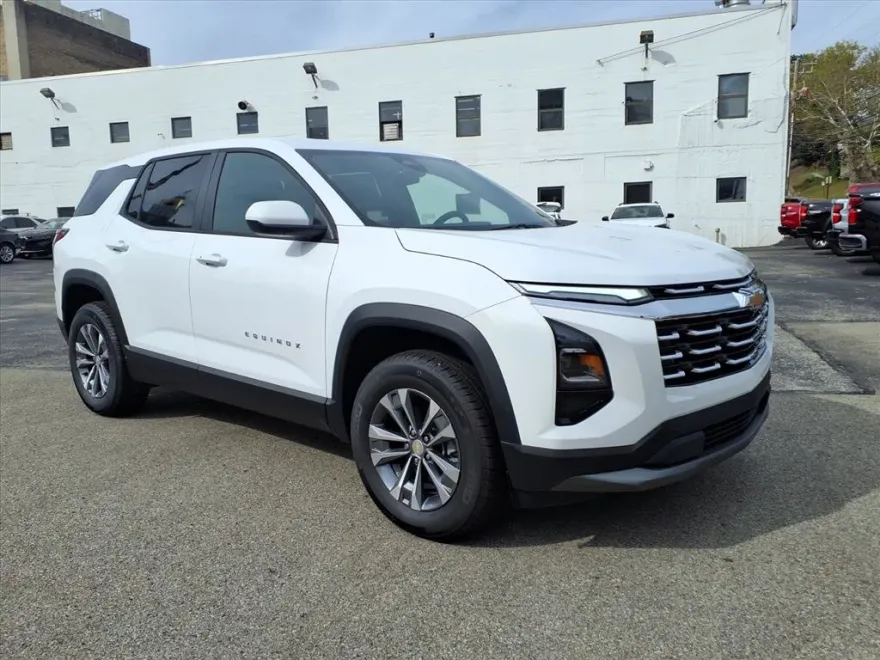 2026 Chevrolet Equinox LT photo 1