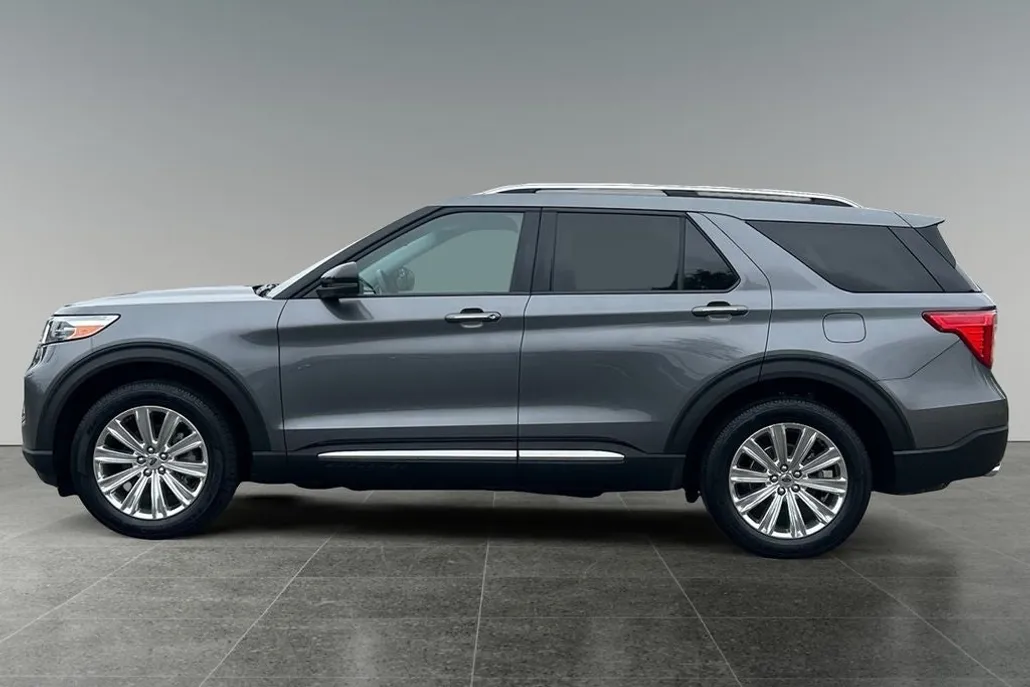 2022 Ford Explorer Limited photo 1