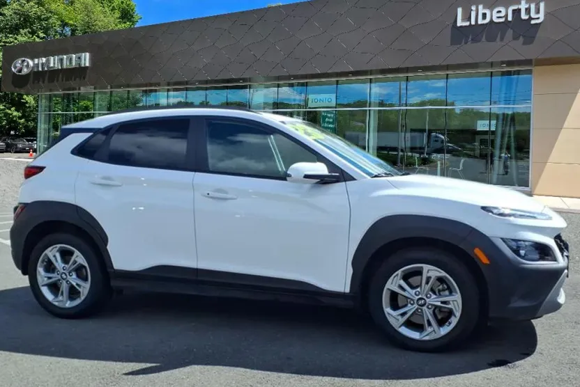 2023 Hyundai Kona SEL photo 1