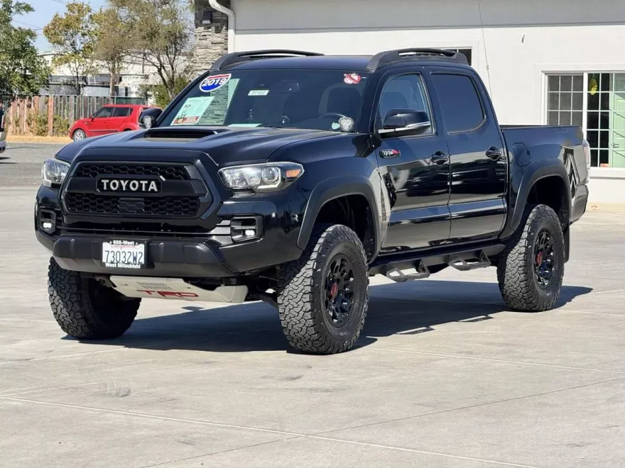 2019 Toyota Tacoma SR5 photo 1
