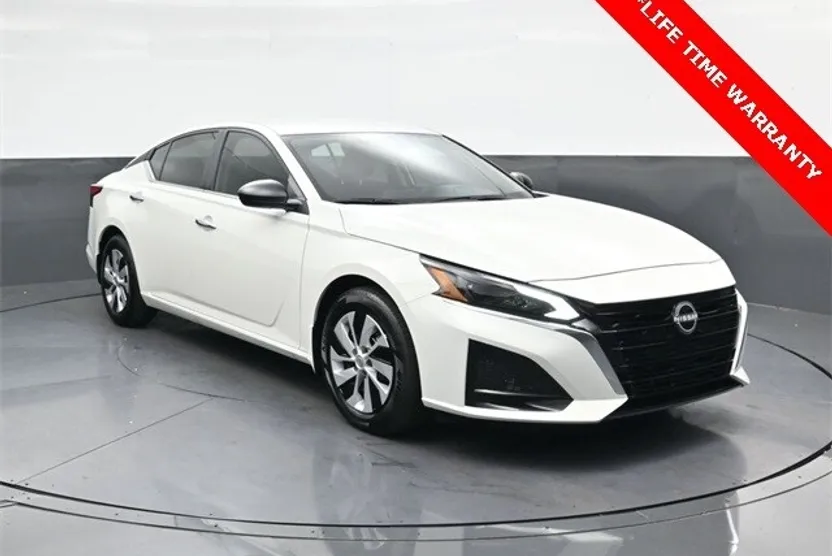 2025 Nissan Altima S photo 1