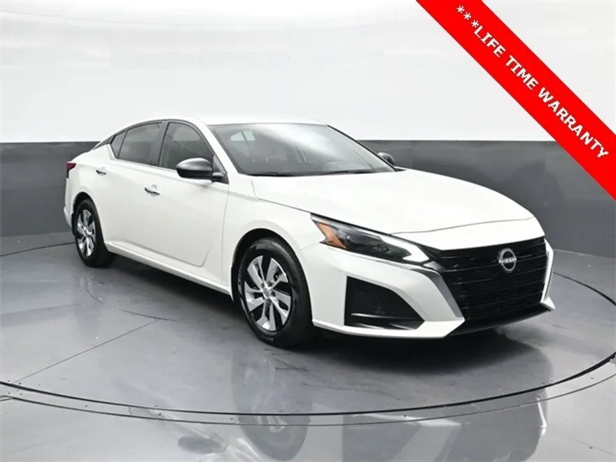 2025 Nissan Altima S photo 1