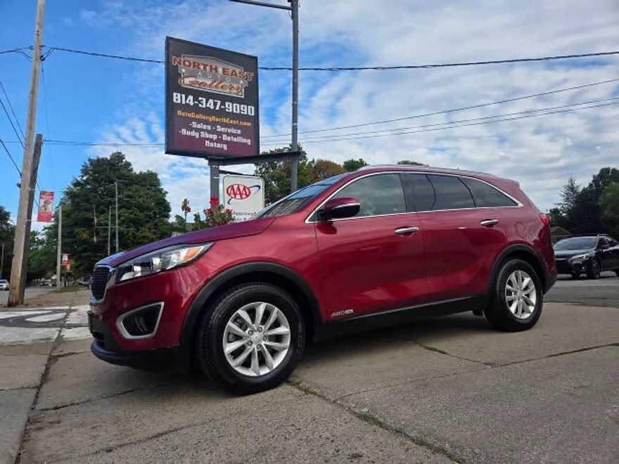 2017 Kia Sorento LX V6 photo 1