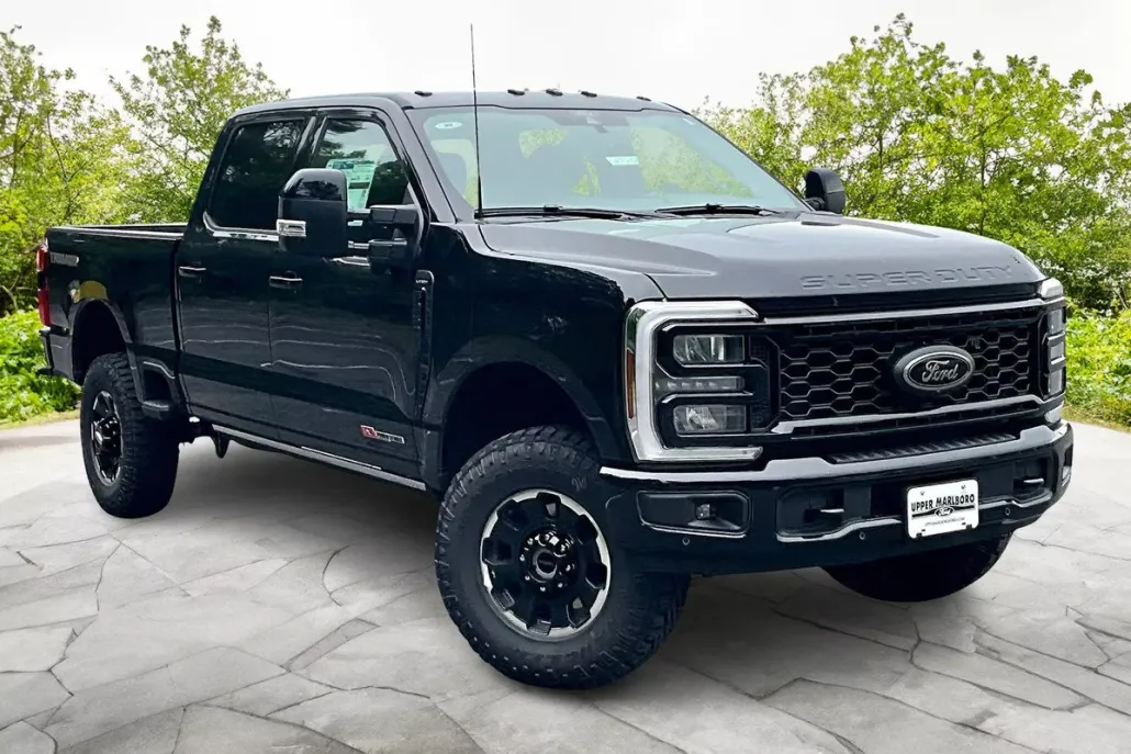 2025 Ford F-250 Lariat photo 1
