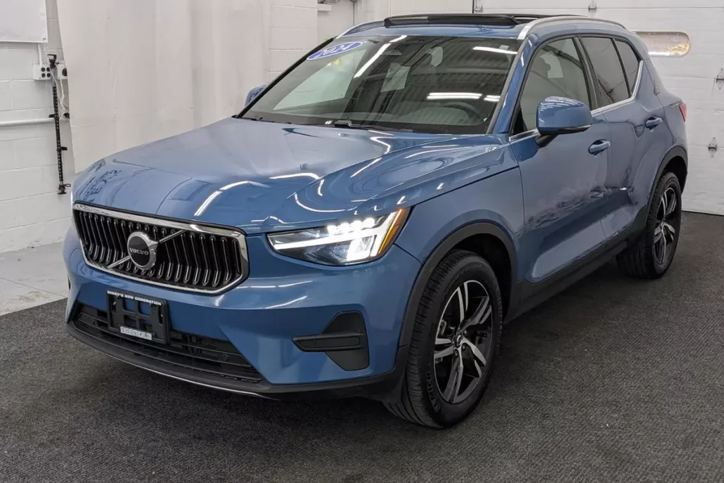 2024 Volvo XC40 Core photo 1