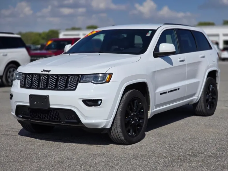 2022 Jeep Cherokee Laredo X photo 1