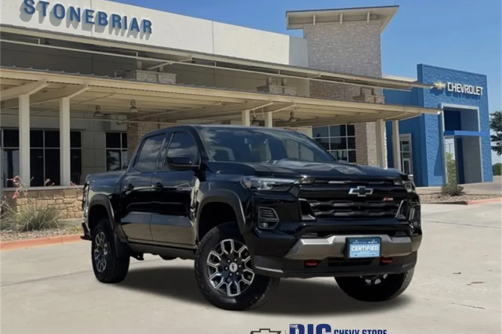 2024 Chevrolet Colorado Z71 photo 1