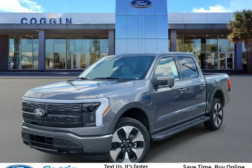 2025 Ford F-150 Lightning Platinum photo 1