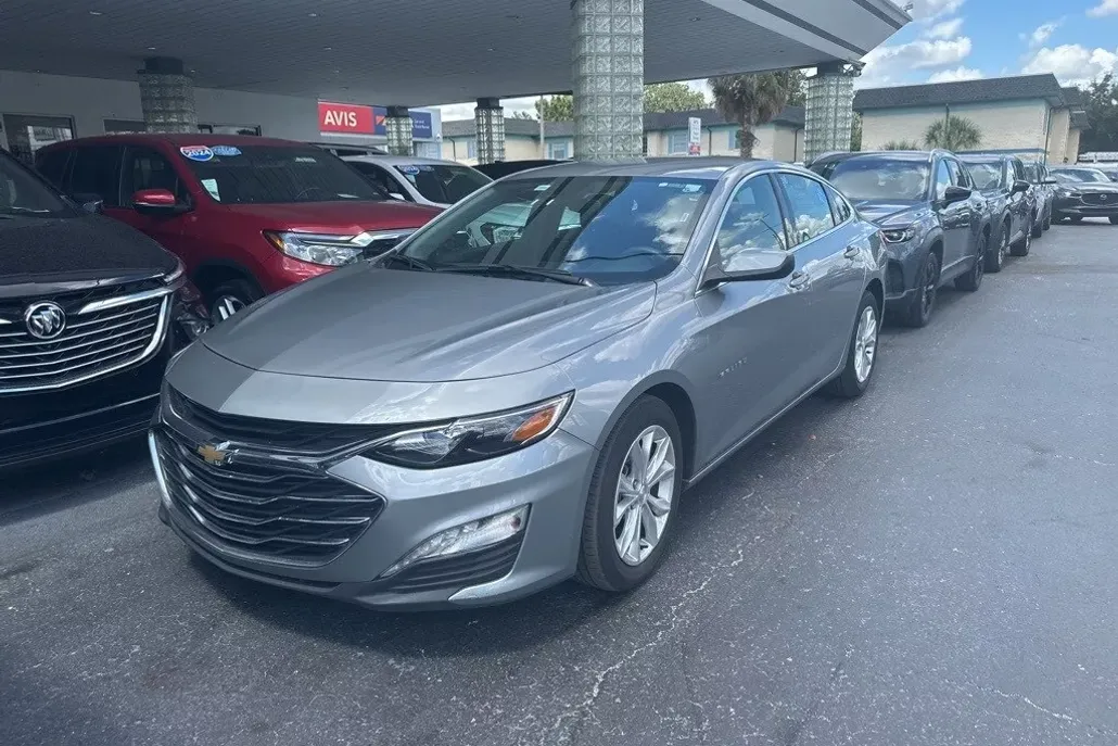 2024 Chevrolet Malibu 1LT photo 1