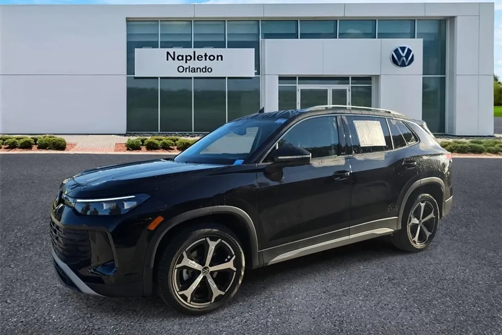 2025 Volkswagen Tiguan SE photo 1