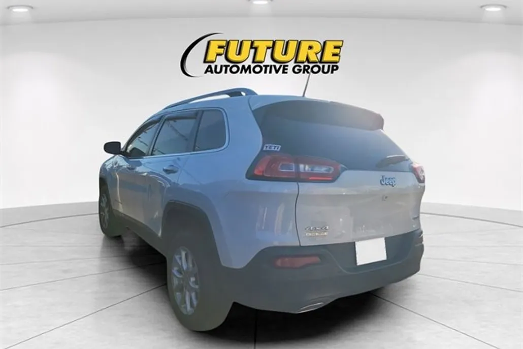 2016 Jeep Cherokee Latitude photo 1