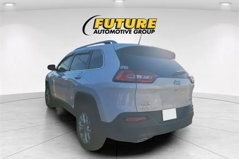 2016 Jeep Cherokee Latitude photo 1