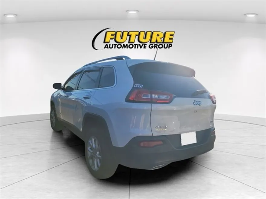 2016 Jeep Cherokee Latitude photo 1