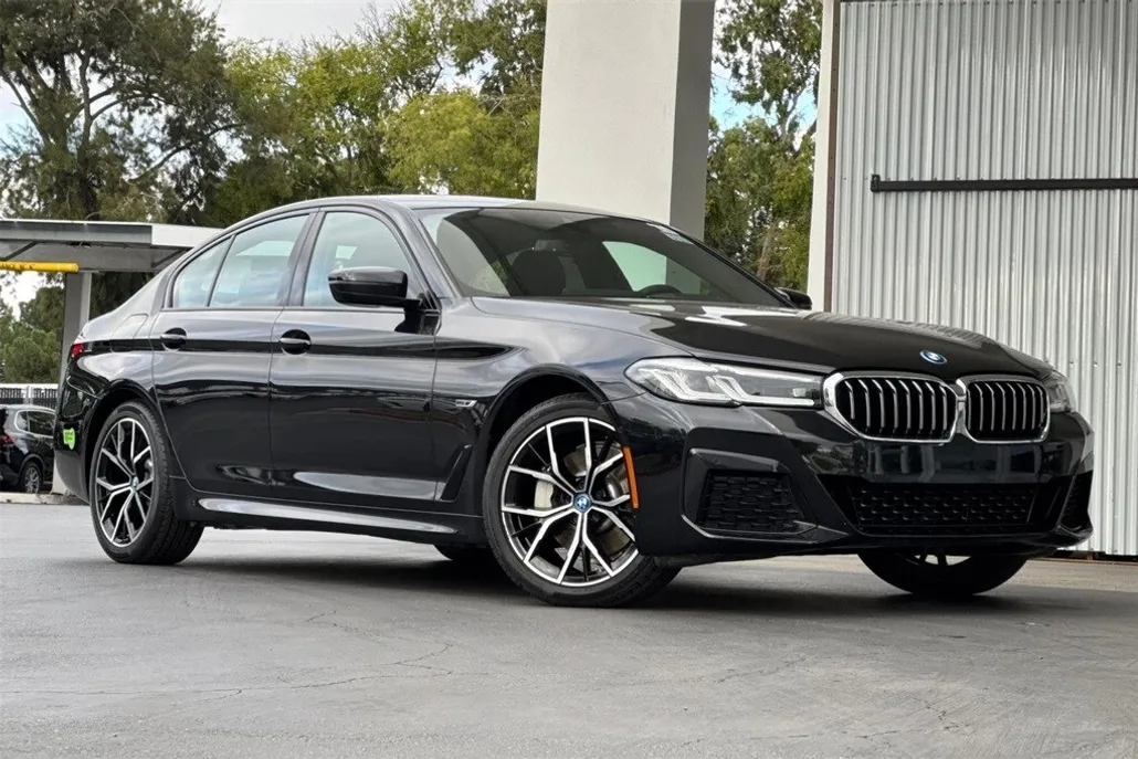 2023 Bmw 530e 5-Series photo 1