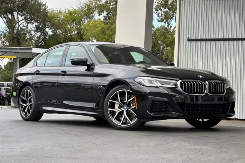 2023 Bmw 530e 5-Series photo 1