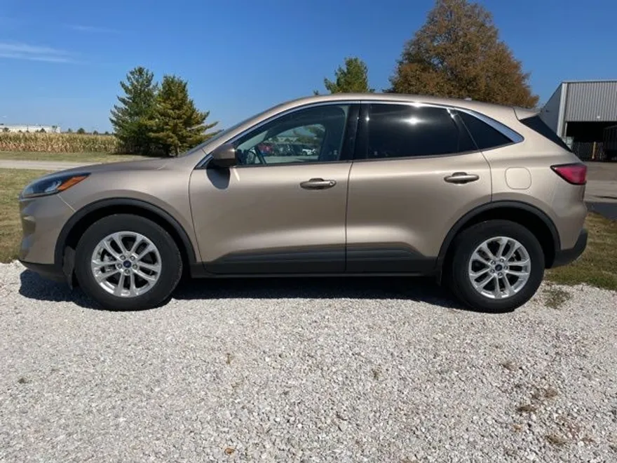 2021 Ford Escape SE Hybrid photo 1