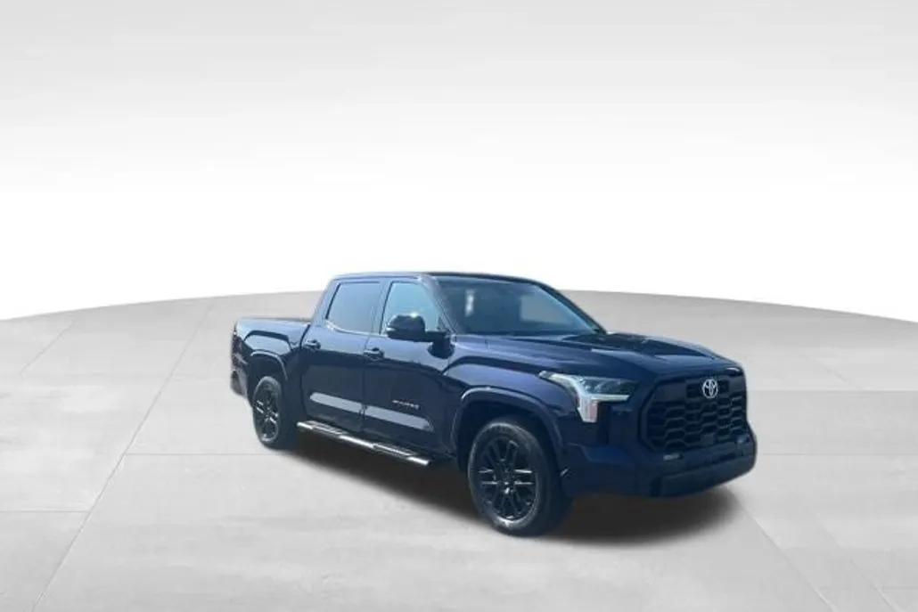 2023 Toyota Tundra SR5 photo 1