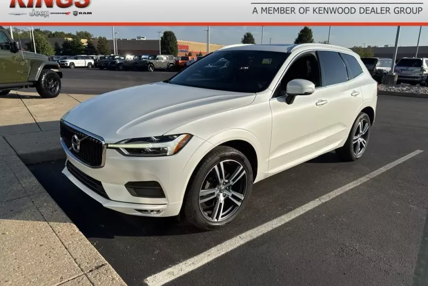 2021 Volvo XC60 T5 Momentum photo 1