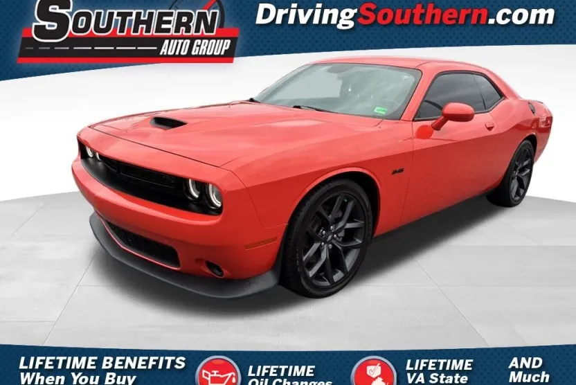 2023 Dodge Challenger R/T photo 1