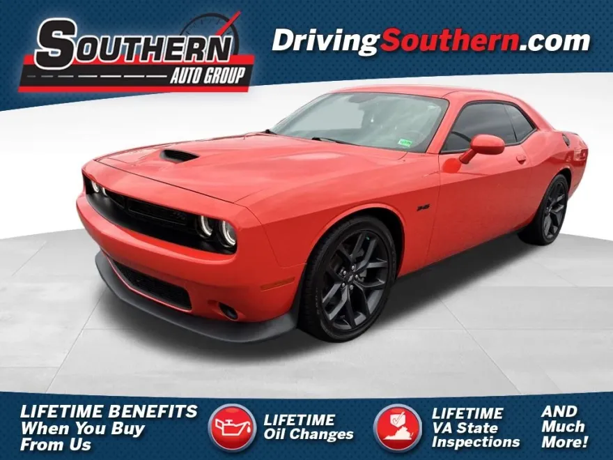 2023 Dodge Challenger R/T photo 1