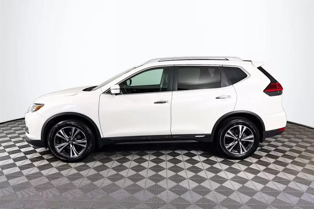 2017 Nissan Rogue SL photo 1