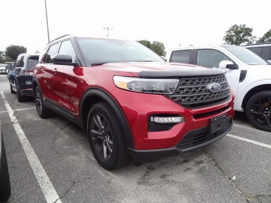2022 Ford Explorer XLT photo 1