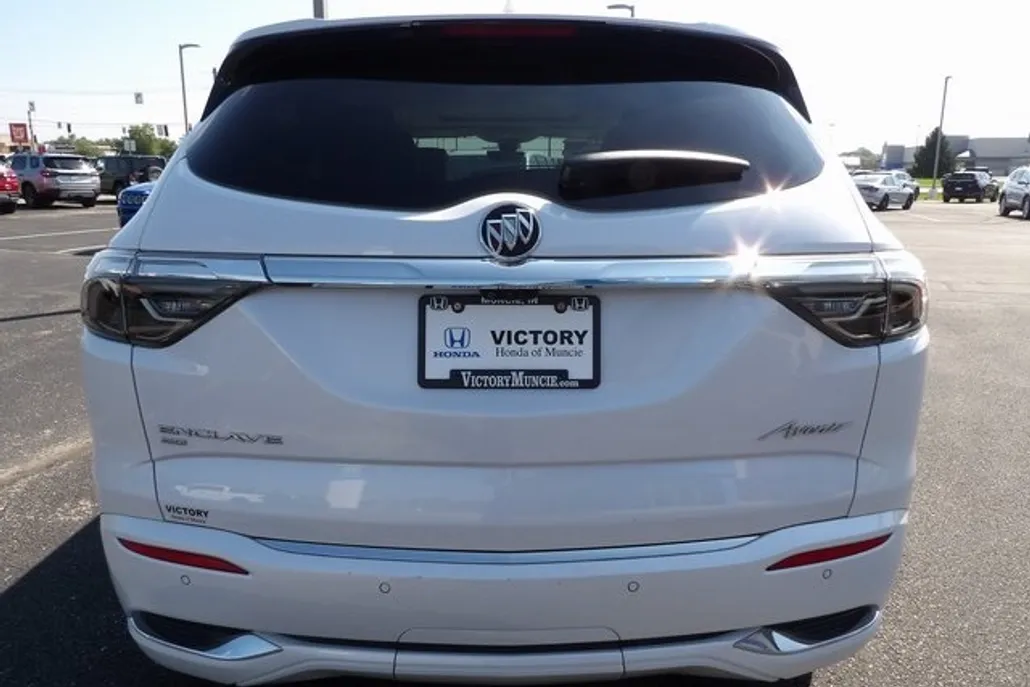 2023 Buick Enclave Avenir photo 1
