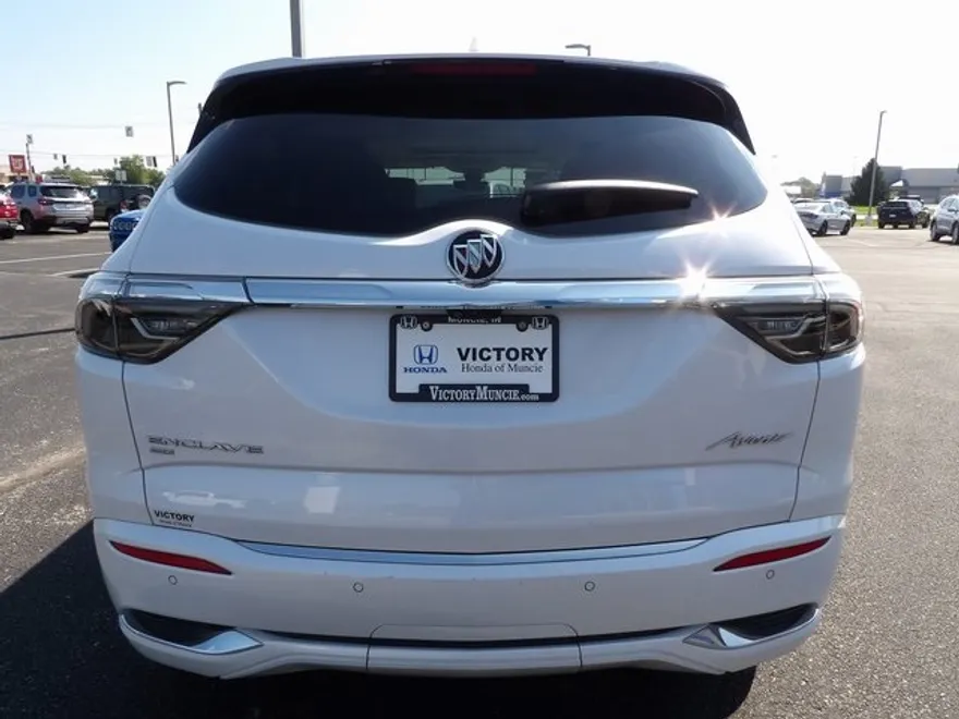 2023 Buick Enclave Avenir photo 1