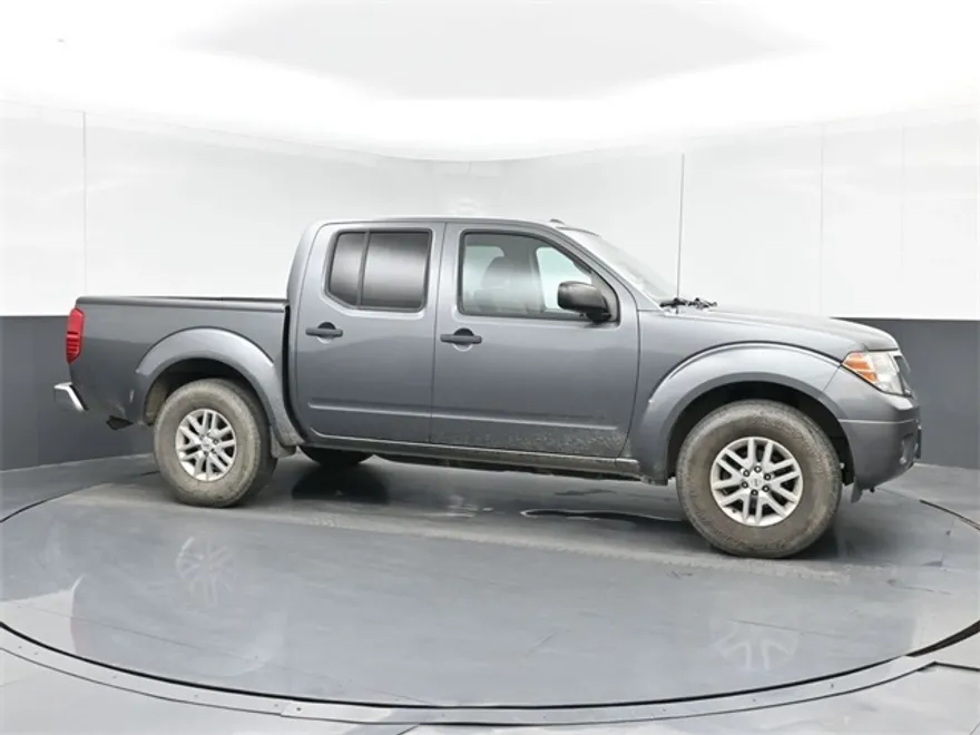 2016 Nissan Frontier SV photo 1