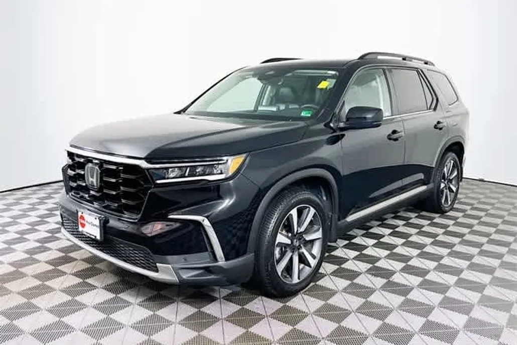 2023 Honda Pilot Touring photo 1