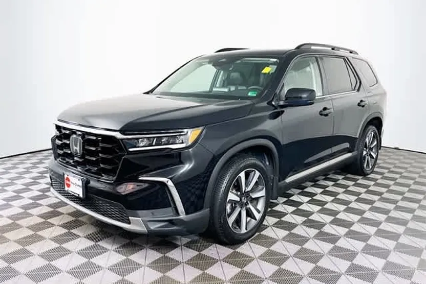 2023 Honda Pilot Touring photo 1