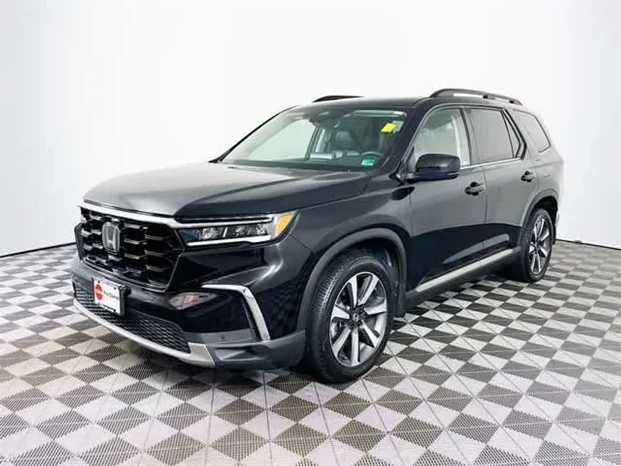 2023 Honda Pilot Touring photo 1