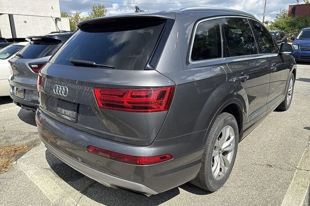 2019 Audi Q7 Premium photo 1