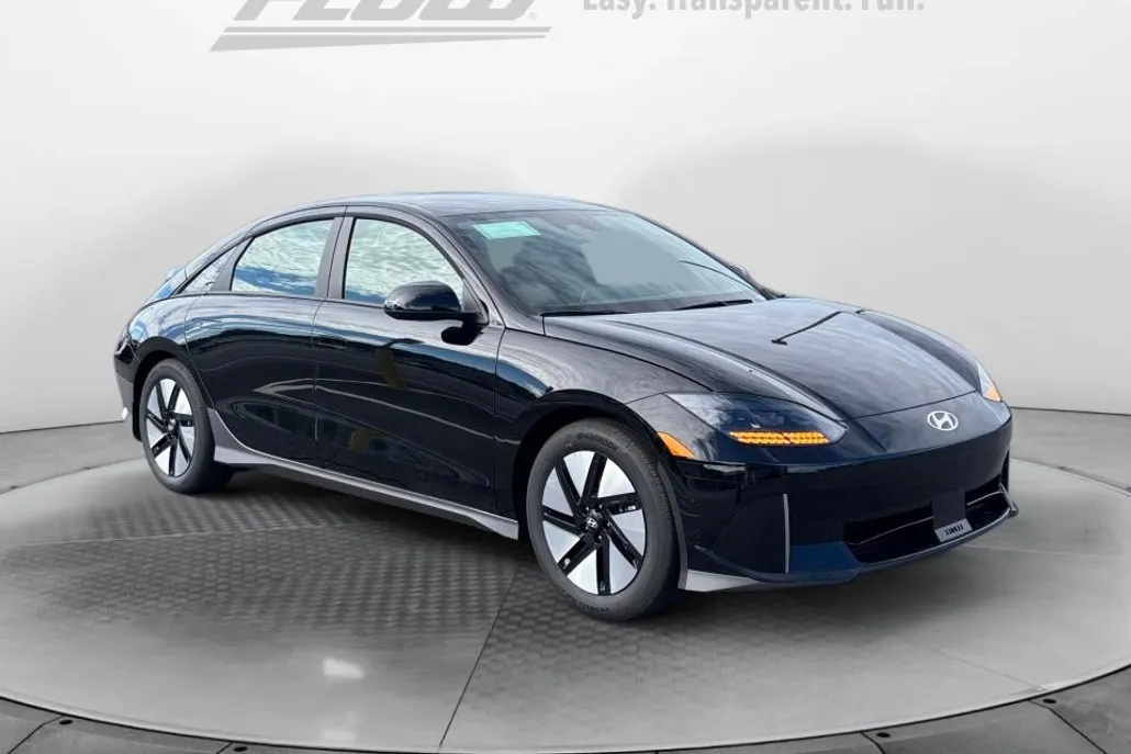 2025 Hyundai Ioniq 6 SE photo 1