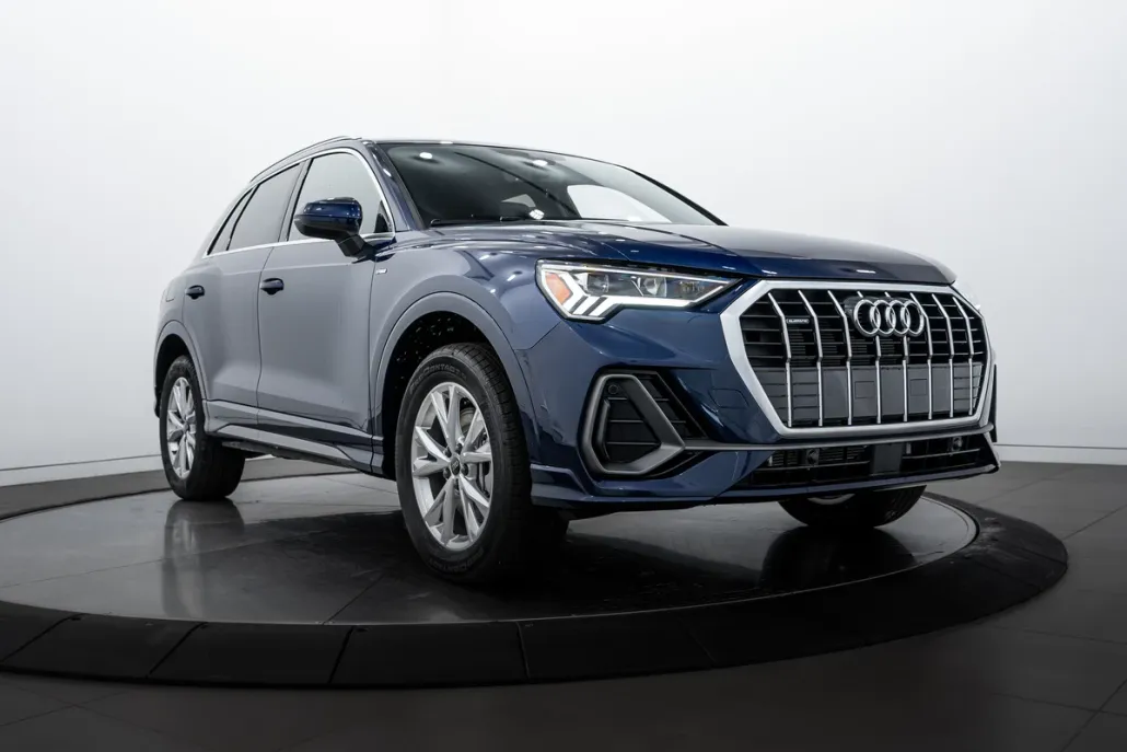 2025 Audi Q3 S line Premium photo 1