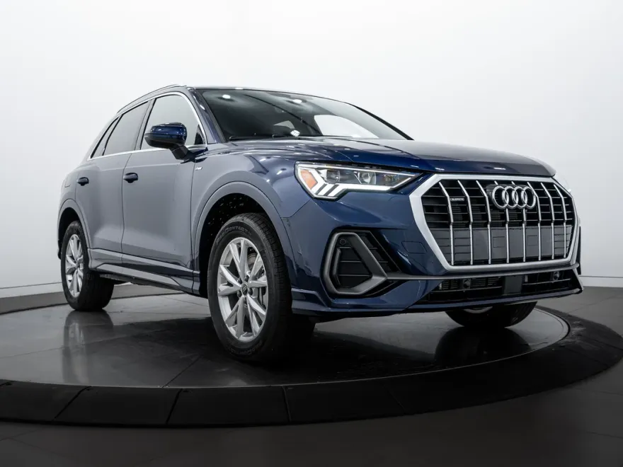 2025 Audi Q3 S line Premium photo 1