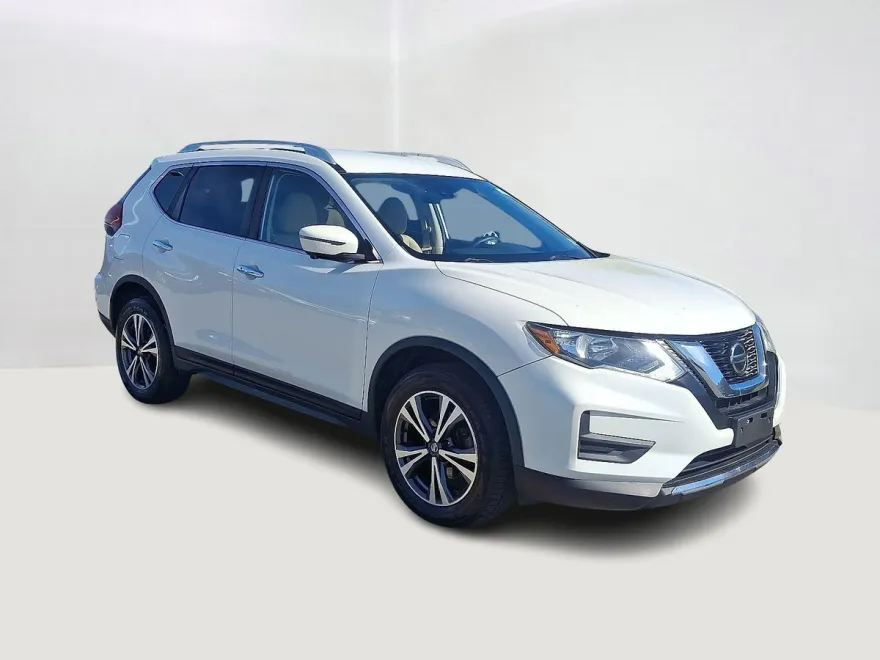 2019 Nissan Rogue SV photo 1