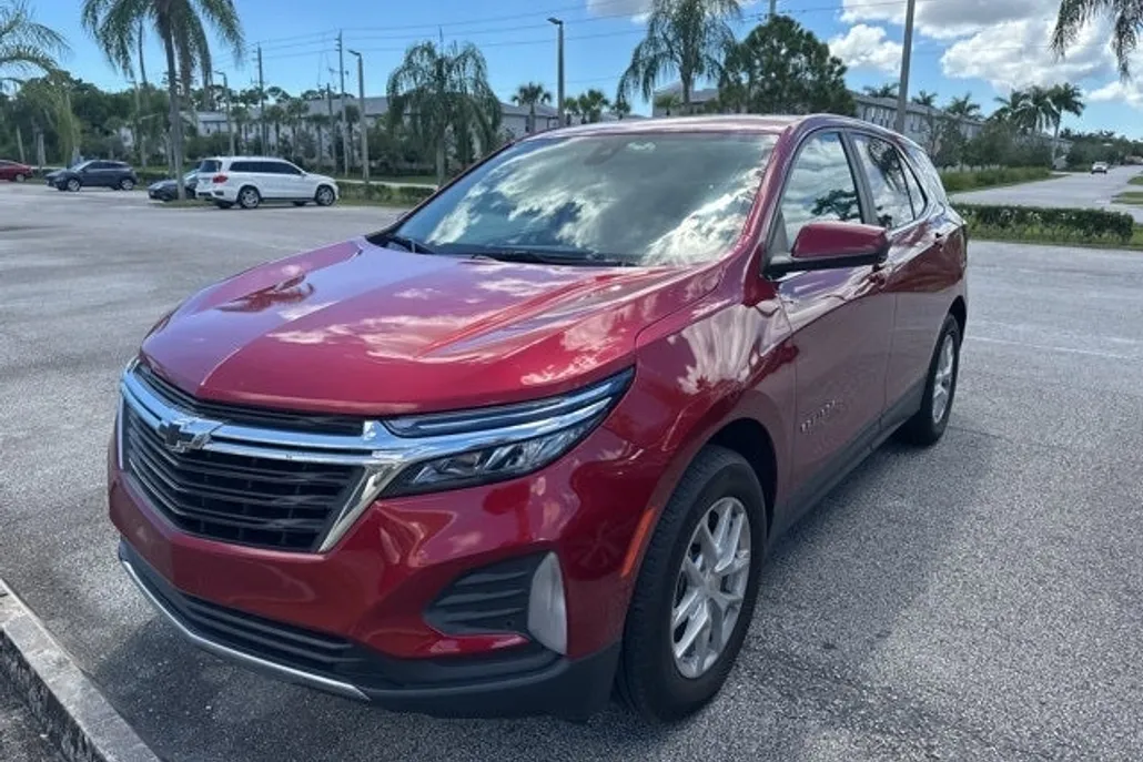 2023 Chevrolet Equinox LT photo 1