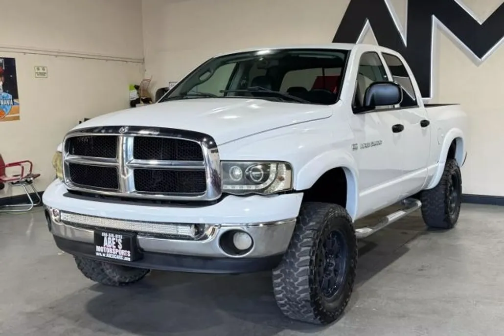 2005 Dodge Ram SLT photo 1