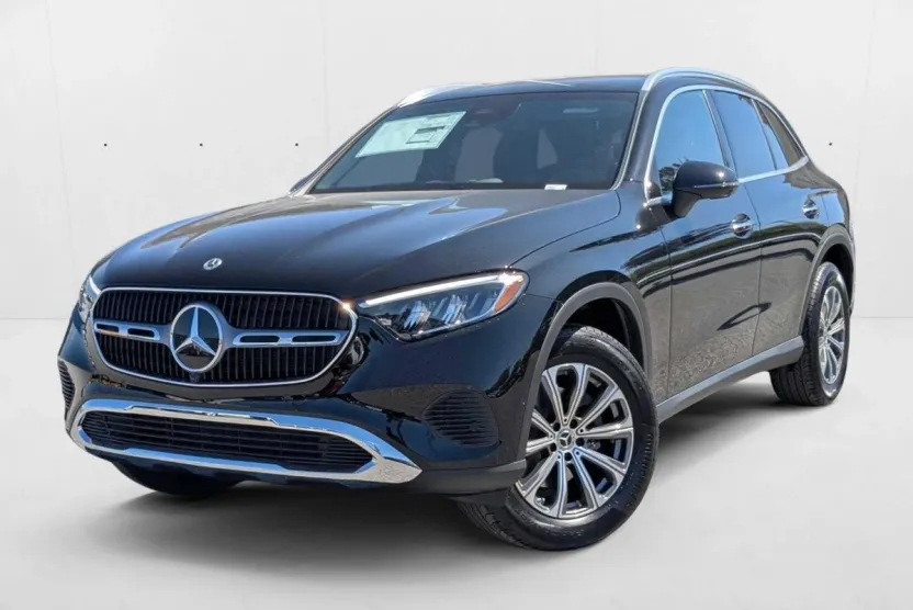 2025 Mercedes Benz GLC 300 photo 1