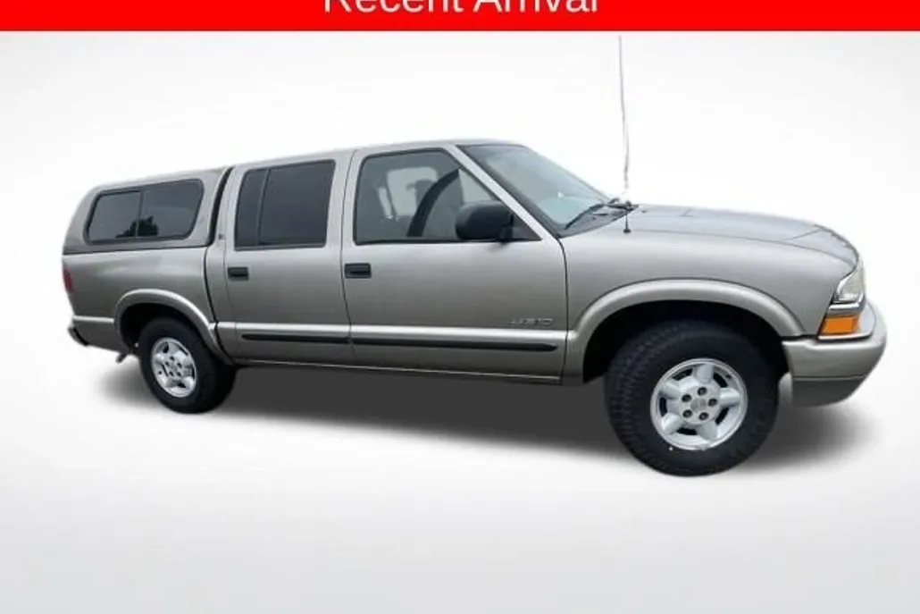 2003 Chevrolet S-10 Pickup photo 1